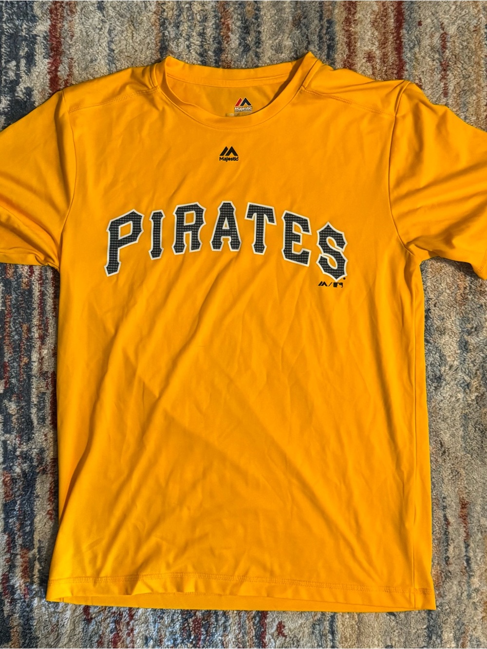 Majestic Men’s Yellow Pittsburgh Pirates Short-Sleeve Tee